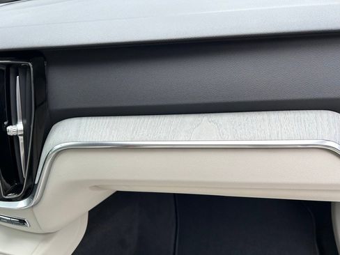 Certified 2025 Volvo V60 B5 Cross Country Plus image 23