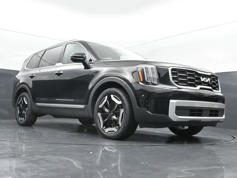 Used 2025 Kia Telluride S FWD image 41