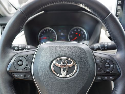Used 2022 Toyota RAV4 XLE Premium AWD/4WD image 24