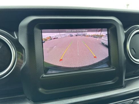 Used 2021 Jeep Wrangler Unlimited Sahara image 29