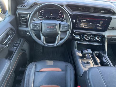 Used 2024 GMC Sierra 1500 AT4 w/ Technology Package AWD/4WD image 5