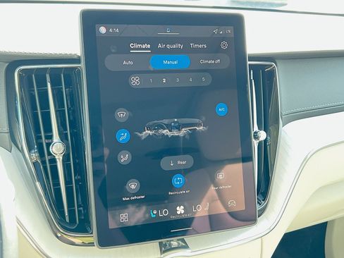 New 2026 Volvo XC60 B5 Ultra w/ Protection Package Premier image 21