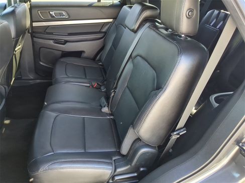 Used 2018 Ford Explorer XLT w/ Equipment Group 202A image 17