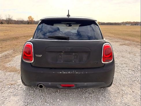 Used 2019 MINI Cooper 2-Door Hardtop image 5