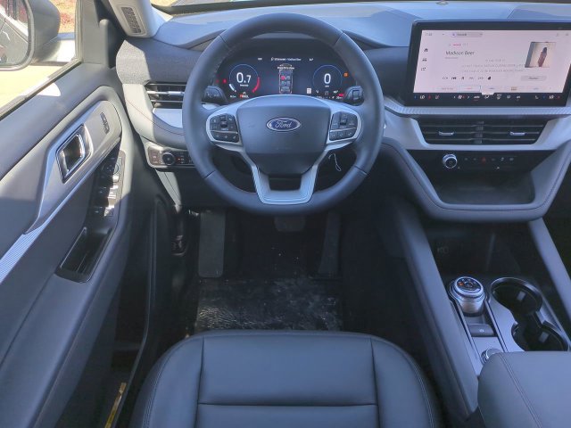 New 2026 Ford Explorer Active w/ Active Comfort Package RWD image 17