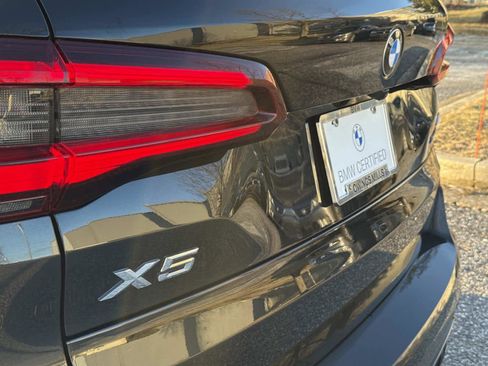 Used 2022 BMW X5 xDrive40i w/ M Sport Package image 11