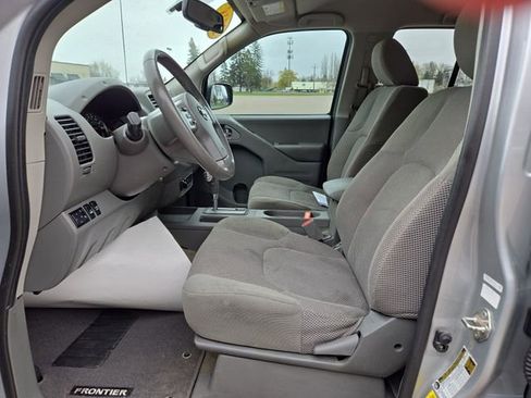 Used 2018 Nissan Frontier SV w/ Value Truck Package image 3