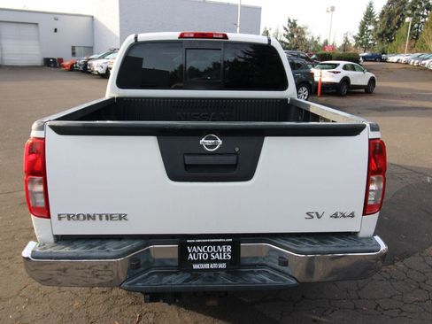 Used 2019 Nissan Frontier SV image 4