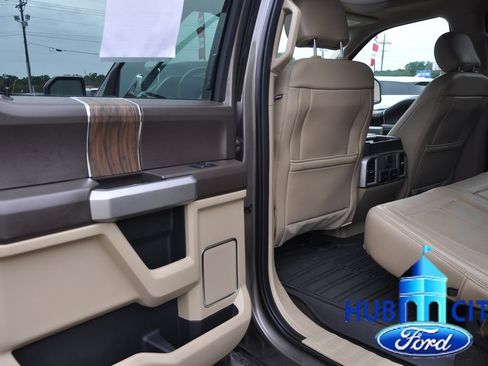 Used 2019 Ford F150 Lariat w/ Equipment Group 502A Luxury AWD/4WD image 13