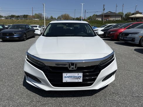Used 2018 Honda Accord Touring image 3