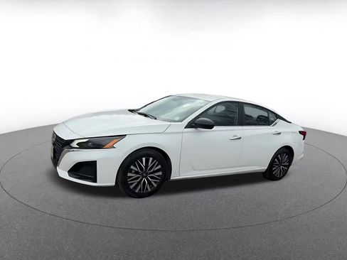 Used 2025 Nissan Altima 2.5 SV image 8