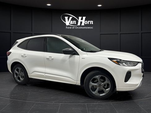 Used 2024 Ford Escape ST-Line w/ Tech Pack #1 AWD/4WD image 1