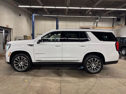 New 2026 GMC Yukon Denali w/ Denali Reserve Package image 3