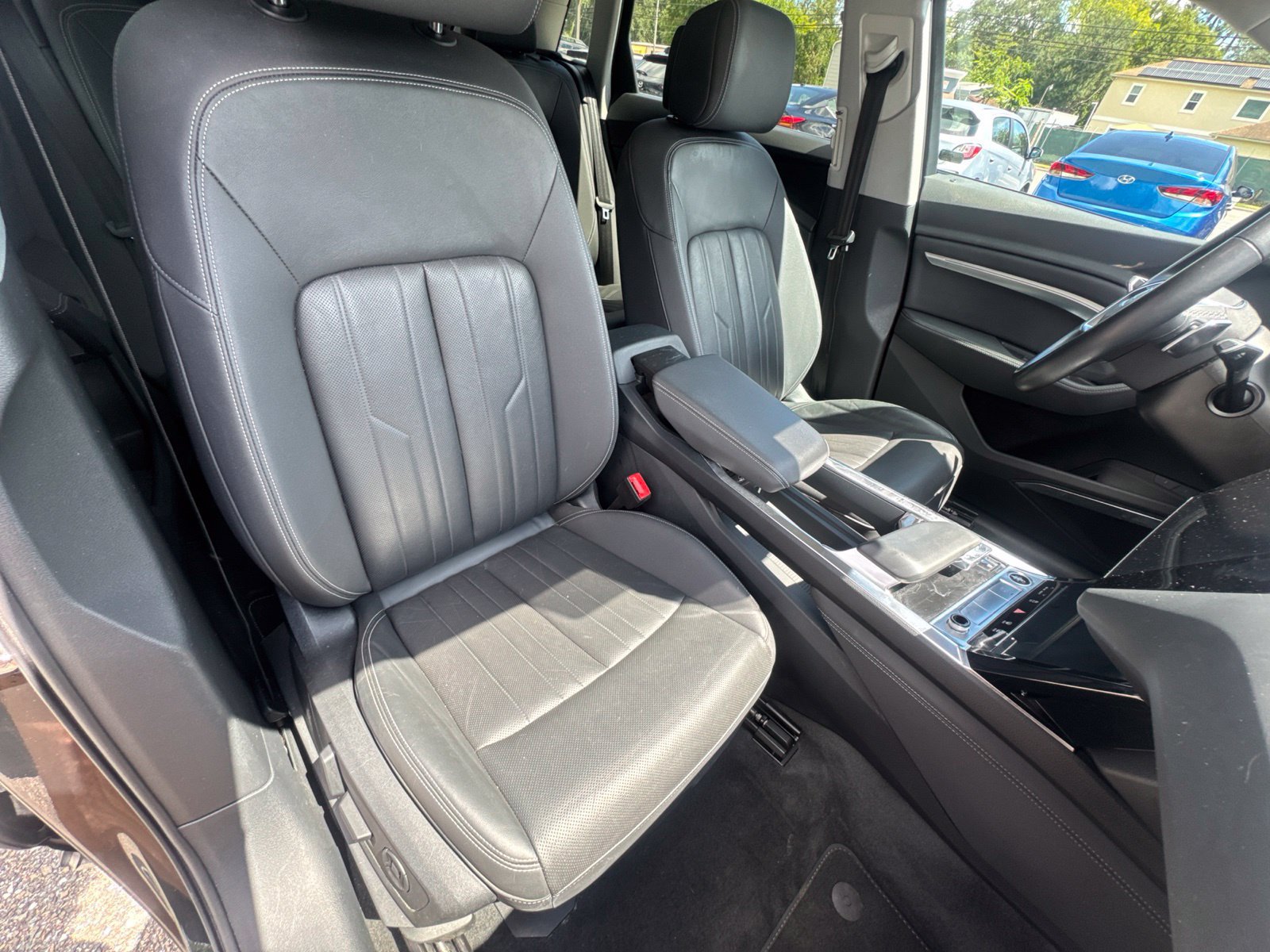 Used 2022 Audi e-tron Premium Plus AWD/4WD image 18