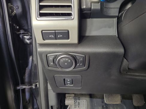 Used 2015 Ford F150 Lariat w/ Equipment Group 502A Luxury AWD/4WD image 16