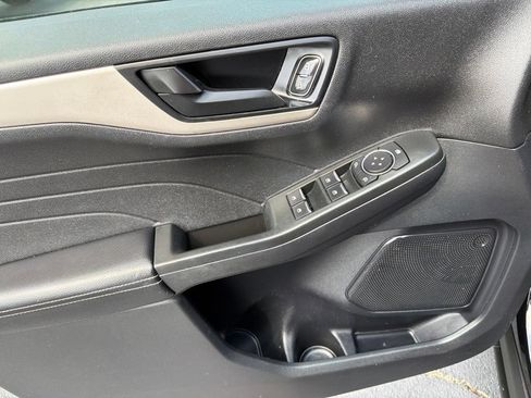 Used 2022 Ford Escape SE FWD image 10
