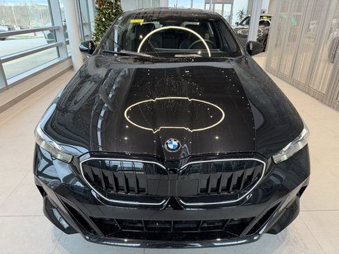 New 2026 BMW 530i xDrive w/ M Sport Package image 2