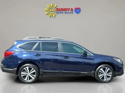 Used 2018 Subaru Outback 3.6R Limited AWD/4WD image 9