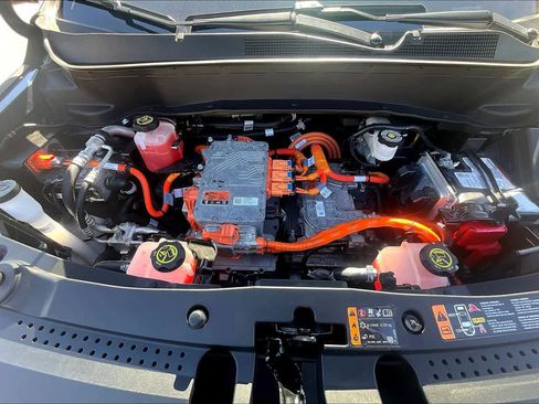 Used 2023 Chevrolet Bolt EUV LT image 30