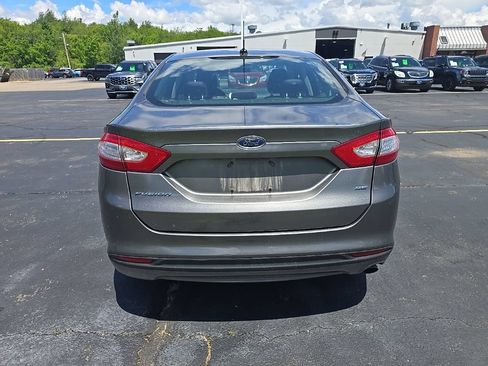 Used 2014 Ford Fusion SE FWD image 4