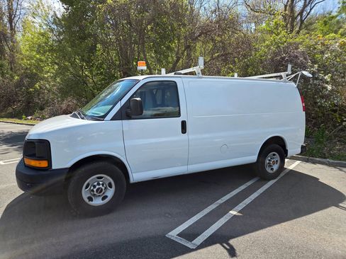 Used 2013 GMC Savana 2500 w/ Cold Climate Package RWD image 6