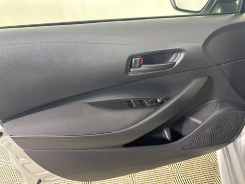 Used 2022 Toyota Corolla LE FWD image 13