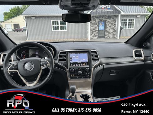 Used 2017 Jeep Grand Cherokee Limited AWD/4WD image 22