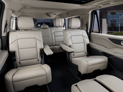 New 2027 Lincoln Navigator L Reserve AWD/4WD image 36