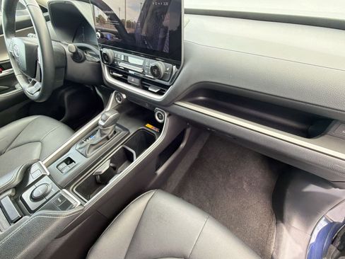 Used 2025 Toyota Grand Highlander FWD image 34