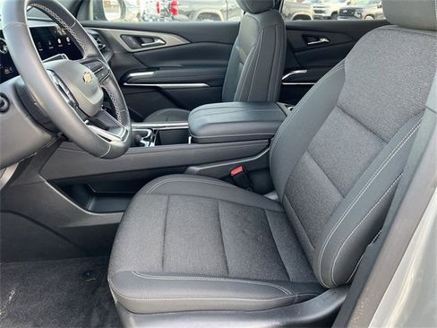 Certified 2025 Chevrolet Traverse LT image 13