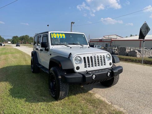 Used 2015 Jeep Wrangler Unlimited Sport w/ Quick Order Package 24S AWD/4WD image 3