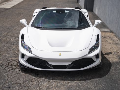 Certified 2021 Ferrari F8 Tributo RWD image 8