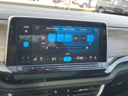 Certified 2025 Volkswagen Atlas SEL Premium R-Line image 21