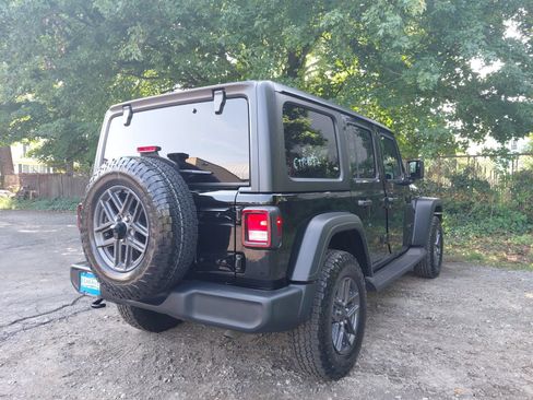 Used 2025 Jeep Wrangler Unlimited Sport AWD/4WD image 30