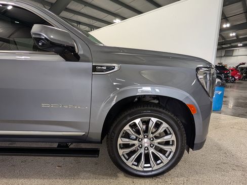 Used 2022 GMC Yukon Denali AWD/4WD image 19