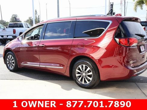 Used 2020 Chrysler Pacifica Touring-L Plus image 5