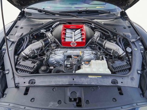 Used 2018 Nissan GT-R NISMO image 42