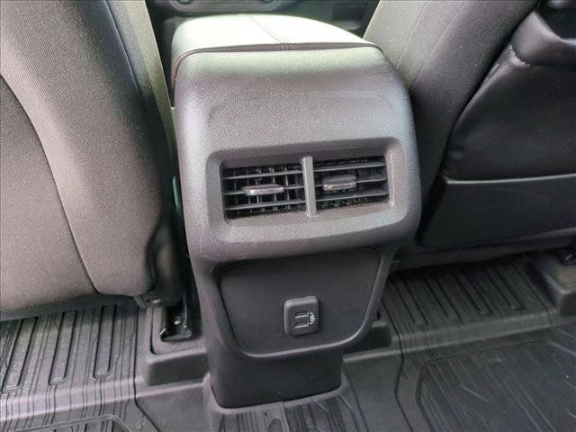 Used 2022 GMC Terrain SLE w/ LPO, Floor Liner Package FWD image 16