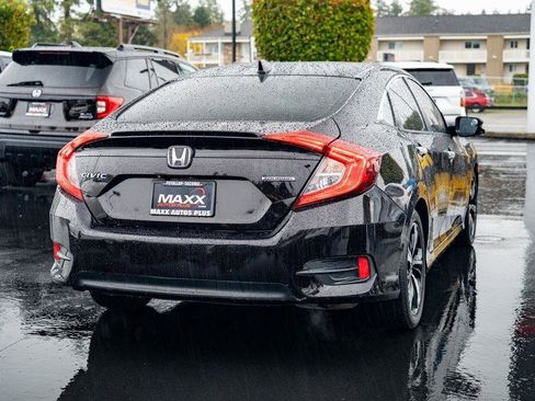 Used 2017 Honda Civic Touring image 9