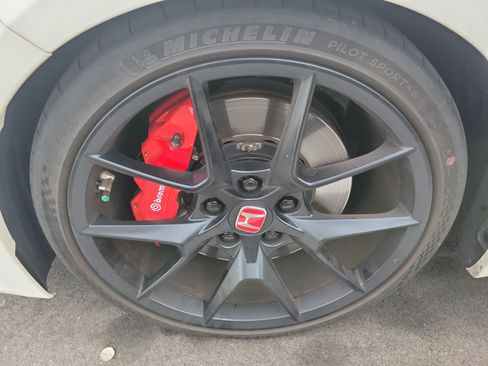 Used 2023 Honda Civic Type R image 6