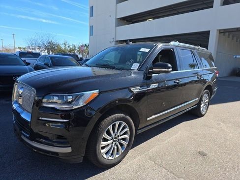 Used 2024 Lincoln Navigator L 4WD image 1