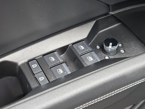 Used 2023 Audi Q4 e-tron Premium Plus w/ Premium Plus RWD image 10