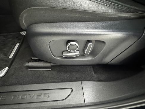 Used 2021 Land Rover Range Rover Evoque S image 27