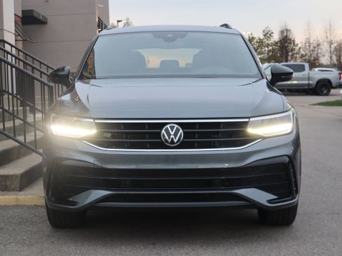 Used 2023 Volkswagen Tiguan SE R-Line image 4