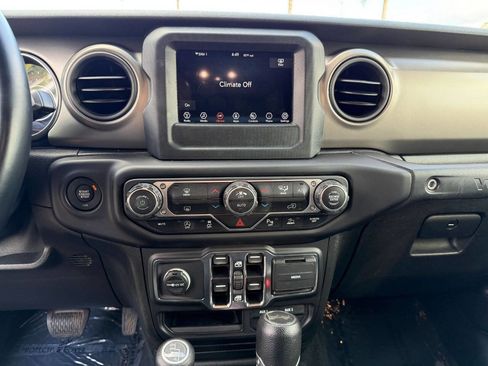 Used 2021 Jeep Wrangler Unlimited Sport image 17