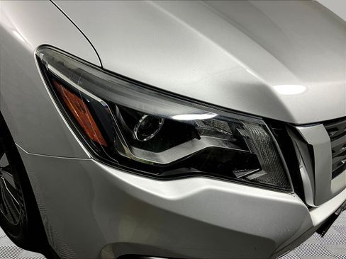 Used 2018 Nissan Pathfinder SV AWD/4WD image 32