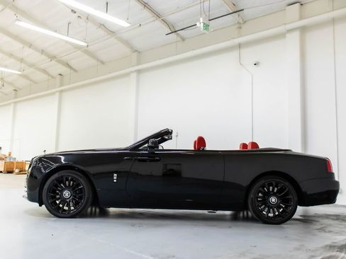 Used 2020 Rolls-Royce Dawn RWD image 9