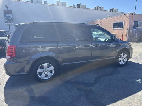 Used 2017 Dodge Grand Caravan w/ SE Plus Package FWD image 7