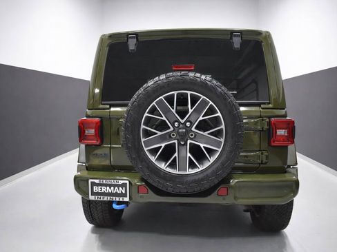 Used 2024 Jeep Wrangler High Altitude AWD/4WD image 9