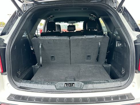 Used 2020 Ford Explorer XLT w/ Equipment Group 202A image 24